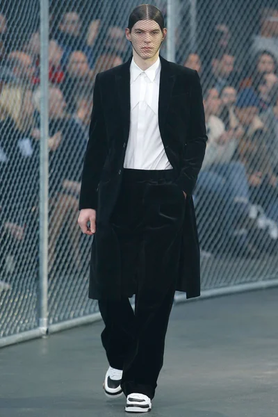 Look 1